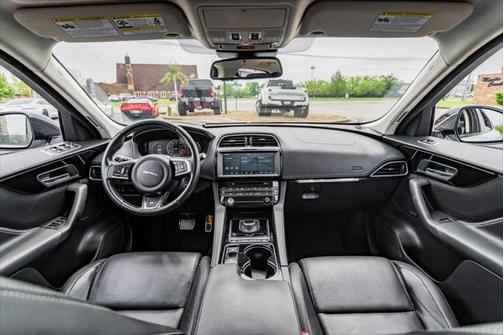 2017 Jaguar F-PACE 35t R-Sport
