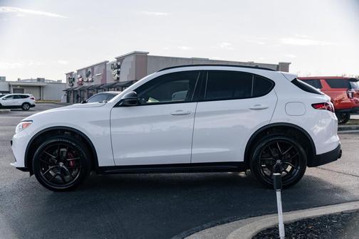 2019 Alfa Romeo Stelvio Sport