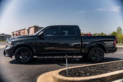 Brilliant Black Crystal Pearlcoat 2016 RAM 1500 Sport