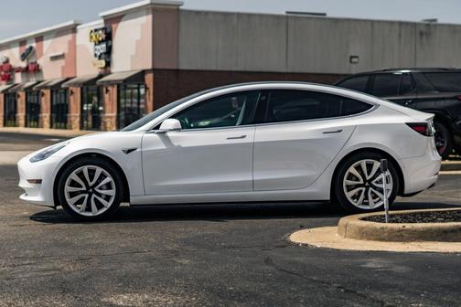 Pearl White Multi-Coat 2019 Tesla Model 3 Long Range