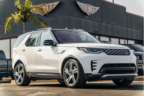 2023 Land Rover Discovery P360 Metropolitan Edition