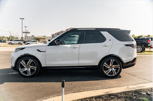 2023 Land Rover Discovery P360 Metropolitan Edition