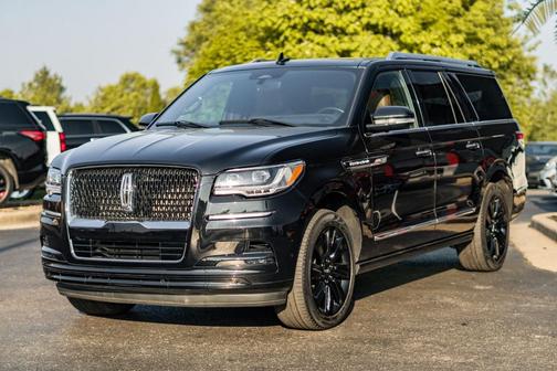 Infinite Black Metallic Clearcoat 2023 Lincoln Navigator Reserve