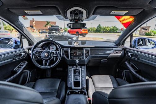 2017 Porsche Macan Turbo