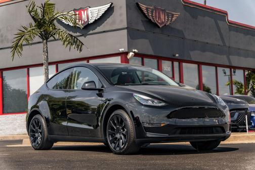 2023 Tesla Model Y Long Range Dual Motor All-Wheel Drive