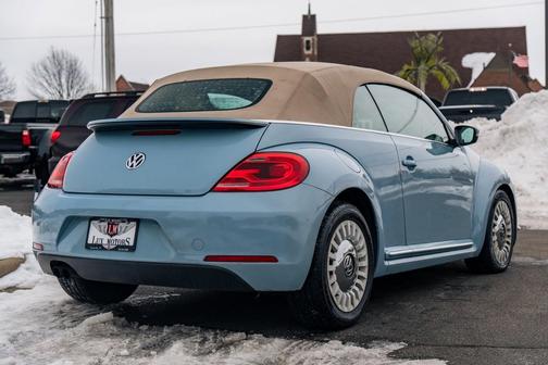 2015 Volkswagen Beetle Auto 1.8T w/Tech