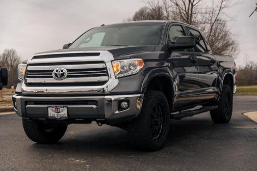 2017 Toyota Tundra SR5