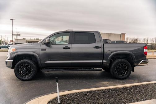 2017 Toyota Tundra SR5