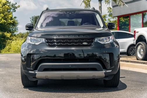 Santorini Black Metallic 2017 Land Rover Discovery HSE