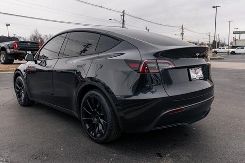 2024 Tesla Model Y Long Range Single Motor Rear-Wheel Drive