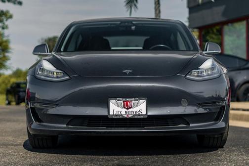 Midnight Silver Metallic 2018 Tesla Model 3 Long Range
