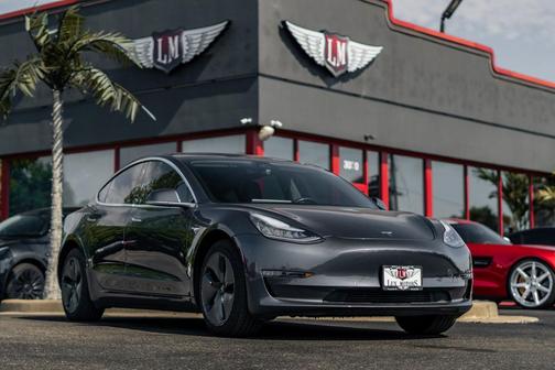 Midnight Silver Metallic 2018 Tesla Model 3 Long Range