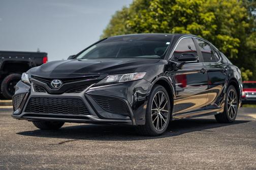 Midnight Black Metallic 2024 Toyota Camry SE