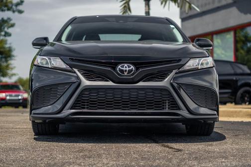 Midnight Black Metallic 2024 Toyota Camry SE