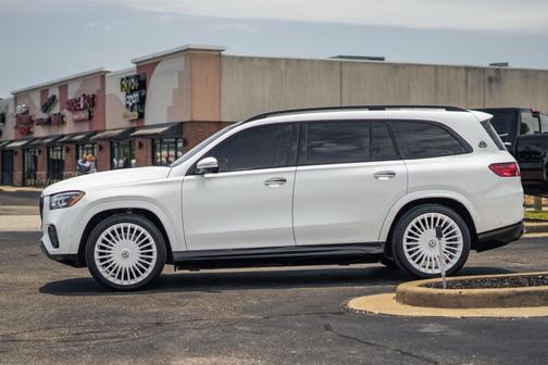 Polar White 2024 Mercedes-Benz Maybach GLS 600 4MATIC