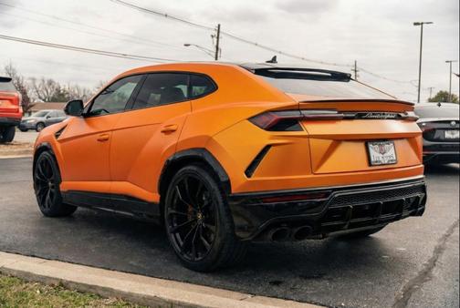 2021 Lamborghini Urus 