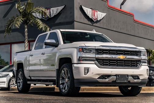 Iridescent Pearl Tricoat 2018 Chevrolet Silverado 1500 High Country