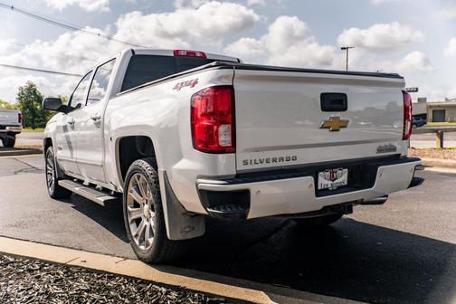 Iridescent Pearl Tricoat 2018 Chevrolet Silverado 1500 High Country