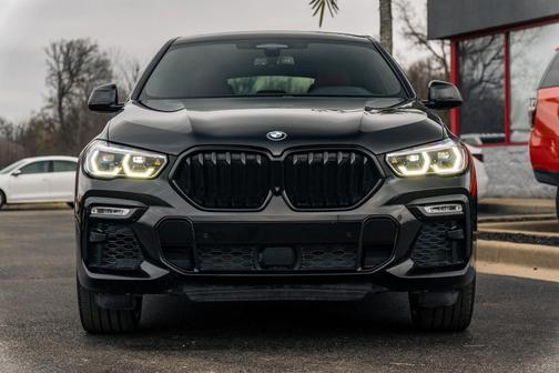2021 BMW X6 M50i