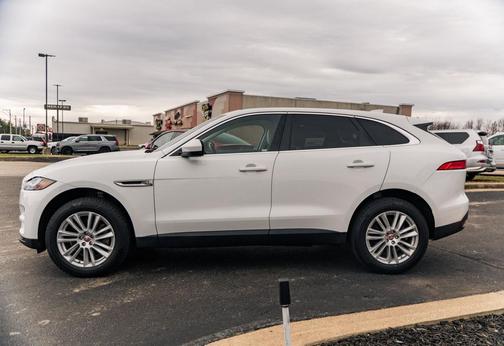 2017 Jaguar F-PACE 35t Prestige