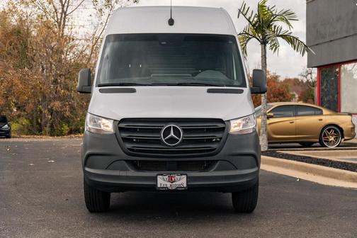 2022 Mercedes-Benz Sprinter 2500 Standard Roof
