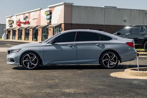 Sonic Gray Pearl 2022 Honda Accord Hybrid Sport