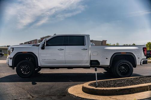 Summit White 2025 GMC Sierra 3500 Denali