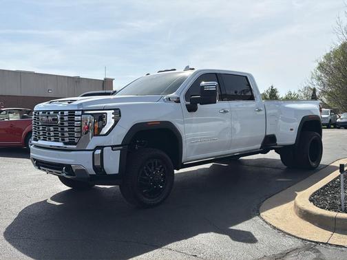 Summit White 2025 GMC Sierra 3500 Denali