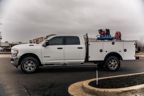 2024 RAM 2500 Big Horn Crew Cab 4x4 8' Box