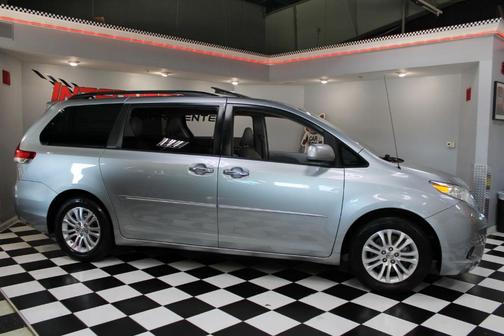 2014 Toyota Sienna XLE
