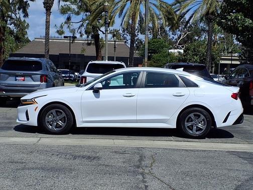 2023 Kia K5 LXS