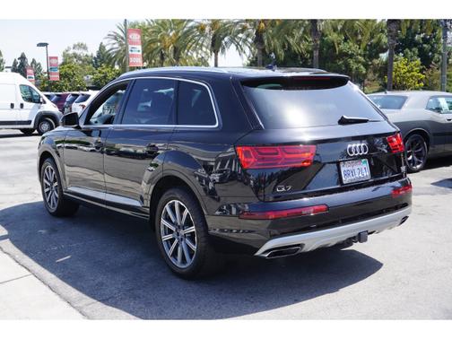 Photo 3 of 24 of 2017 Audi Q7 3.0T Premium Plus