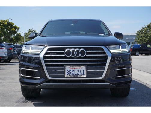 Photo 2 of 24 of 2017 Audi Q7 3.0T Premium Plus