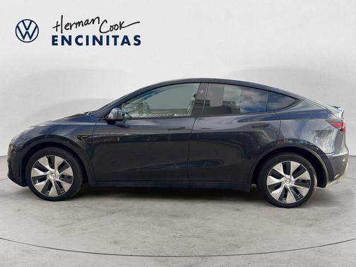 Gray 2024 Tesla Model Y Long Range