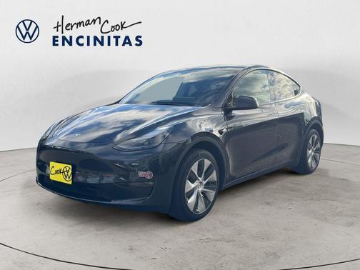 Gray 2024 Tesla Model Y Long Range