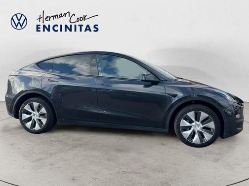 Gray 2024 Tesla Model Y Long Range