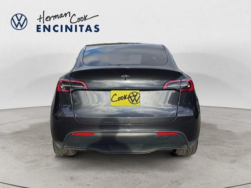 Gray 2024 Tesla Model Y Long Range