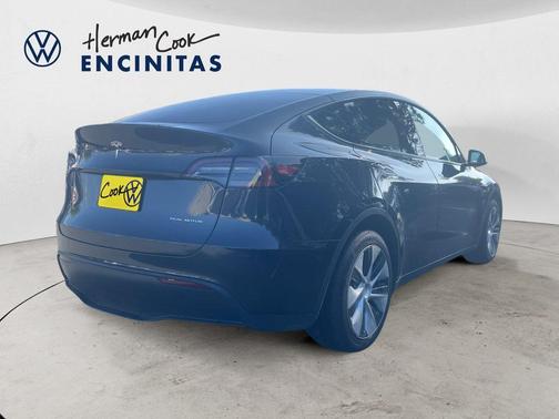 Gray 2024 Tesla Model Y Long Range