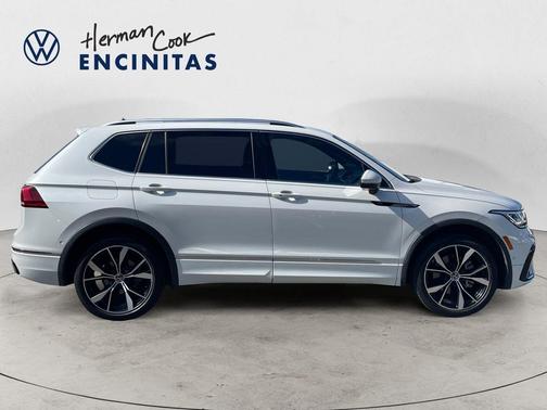 Opal White Pearl Effect 2023 Volkswagen Tiguan 2.0T SEL R-Line