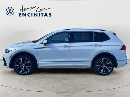 Opal White Pearl Effect 2023 Volkswagen Tiguan 2.0T SEL R-Line