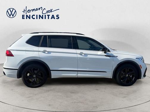 Opal White Pearl Effect 2023 Volkswagen Tiguan 2.0T SE R-Line Black