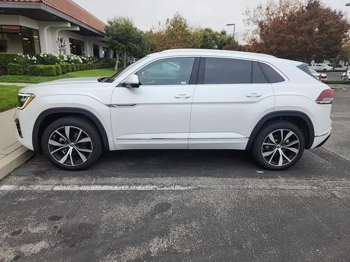 2025 Volkswagen Atlas Cross Sport 2.0T SEL Premium R-Line