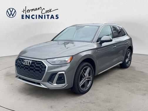 Chronos Gray Metallic 2023 Audi Q5 e 55 S line quattro Premium