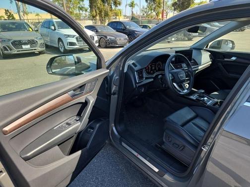 2023 Audi Q5 e 55 S line quattro Premium