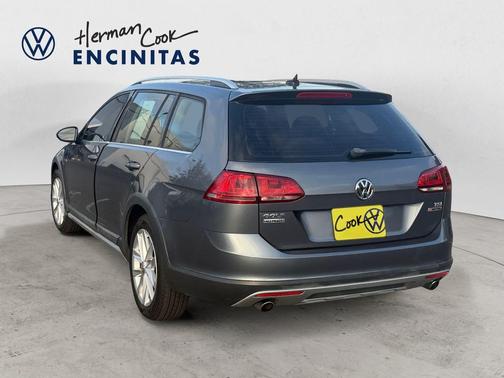 Platinum Gray Metallic 2017 Volkswagen Golf Alltrack TSI SE