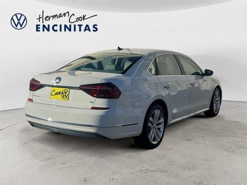 2018 Volkswagen Passat 2.0T SE w/ Technology