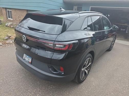 Deep Black Pearl Effect 2023 Volkswagen ID.4 Pro S