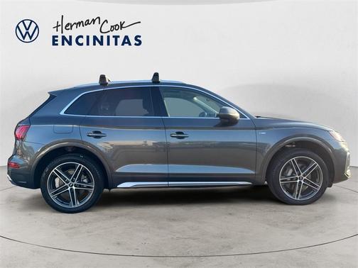 2022 Audi Q5 e 55 S line quattro Premium