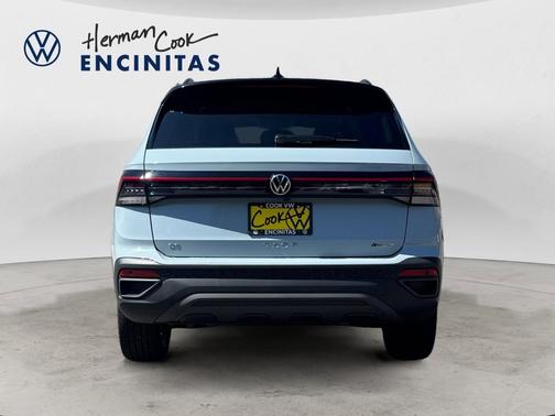 2025 Volkswagen Taos 1.5T SE Black