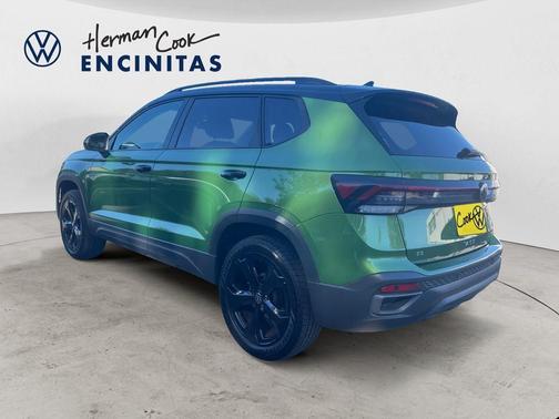2025 Volkswagen Taos 1.5T SE Black
